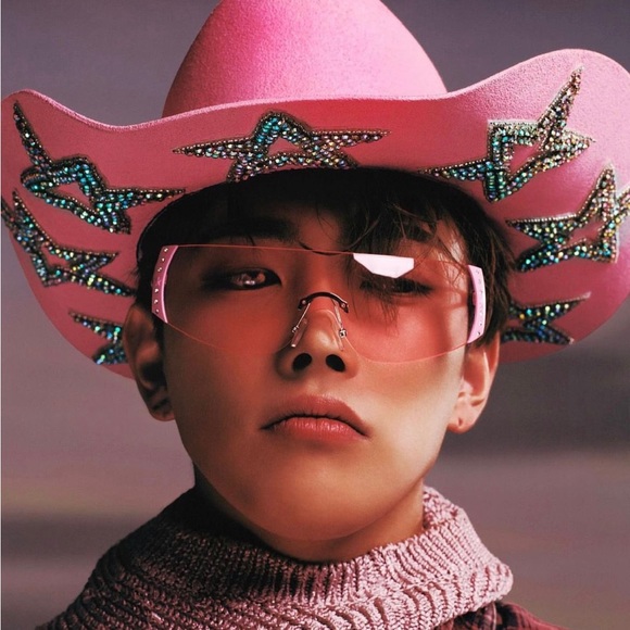 Meet your Posher, Edita - Picture 1 of 1